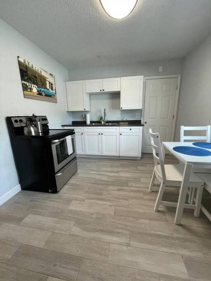 Family House In St Petersburg Apartment เซนต์ปีเตอร์สเบิร์ก ภายนอก รูปภาพ