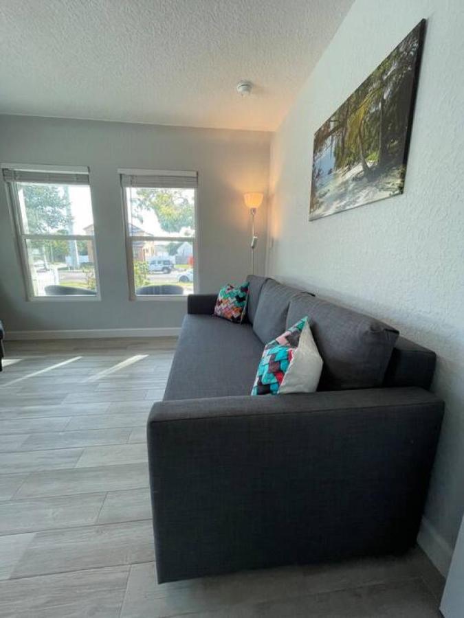 Family House In St Petersburg Apartment เซนต์ปีเตอร์สเบิร์ก ภายนอก รูปภาพ