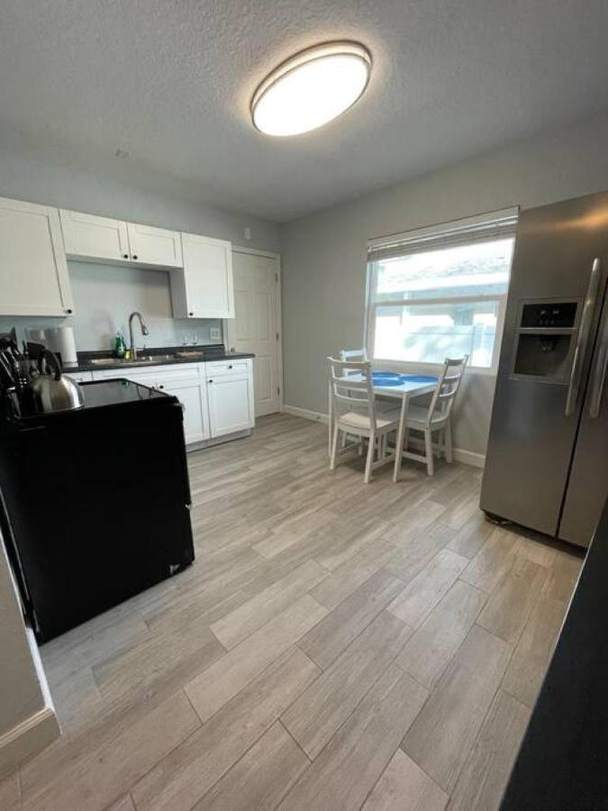 Family House In St Petersburg Apartment เซนต์ปีเตอร์สเบิร์ก ภายนอก รูปภาพ