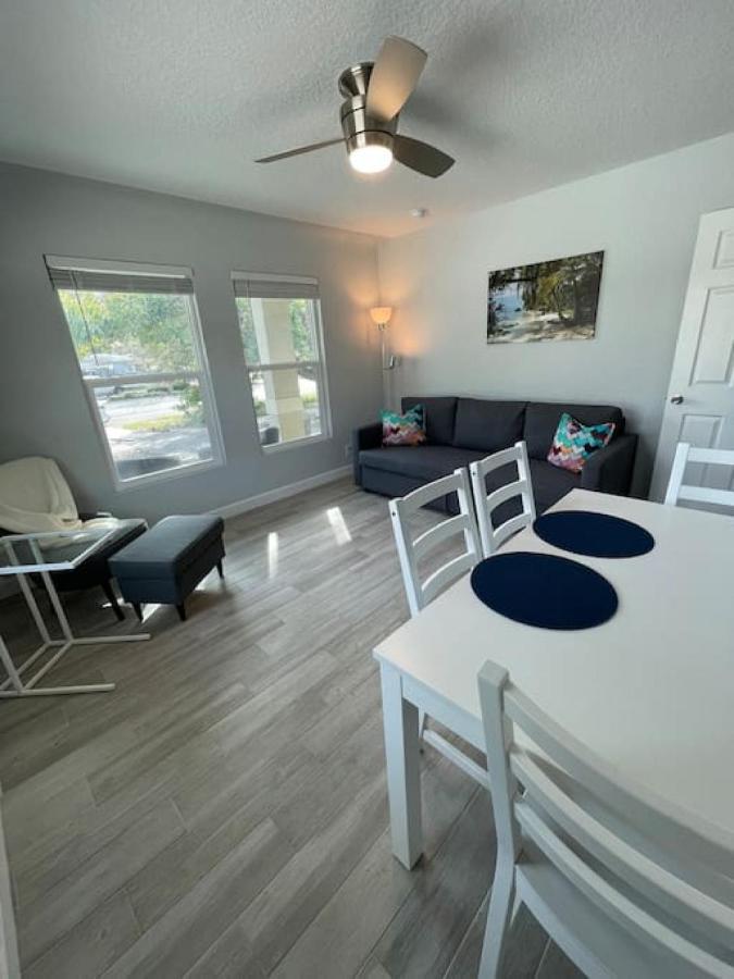 Family House In St Petersburg Apartment เซนต์ปีเตอร์สเบิร์ก ภายนอก รูปภาพ