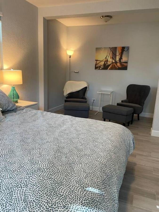 Family House In St Petersburg Apartment เซนต์ปีเตอร์สเบิร์ก ภายนอก รูปภาพ