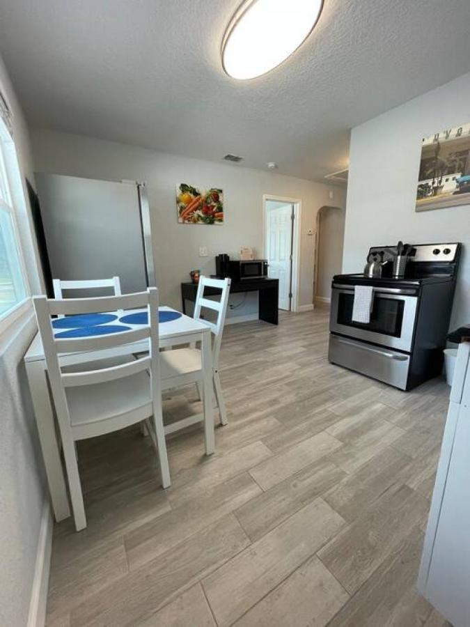 Family House In St Petersburg Apartment เซนต์ปีเตอร์สเบิร์ก ภายนอก รูปภาพ