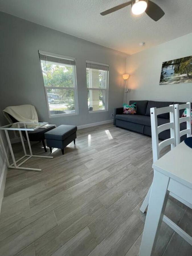 Family House In St Petersburg Apartment เซนต์ปีเตอร์สเบิร์ก ภายนอก รูปภาพ